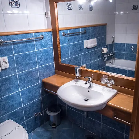 Hotel In Restavracija Pod Roglo Zrece