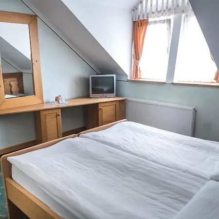 In Restavracija Pod Roglo 3*