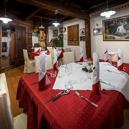 In Restavracija Pod Roglo Otel 3*