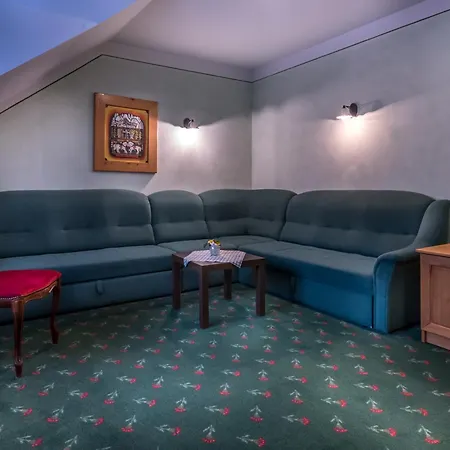 In Restavracija Pod Roglo 3*