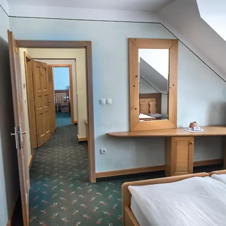 In Restavracija Pod Roglo 3* Zreče