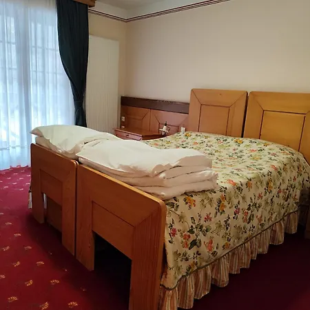 In Restavracija Pod Roglo 3*