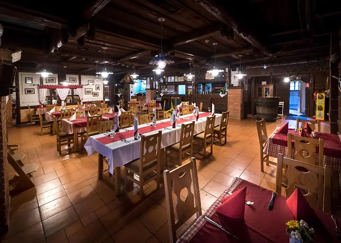 In Restavracija Pod Roglo 3* Zreče