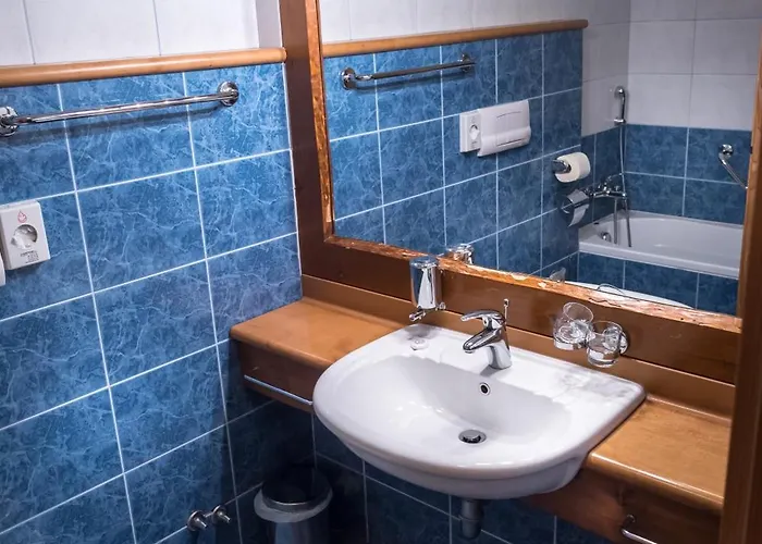 Hotel In Restavracija Pod Roglo Zreče