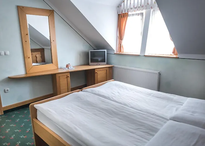 In Restavracija Pod Roglo 3*