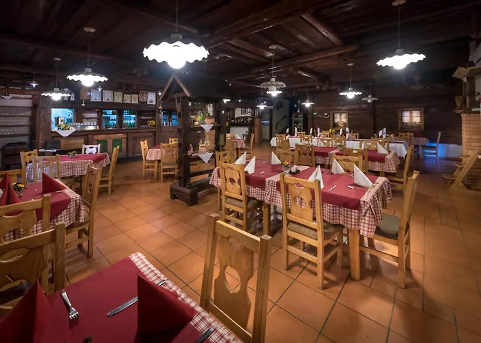 Hotel In Restavracija Pod Roglo 3*