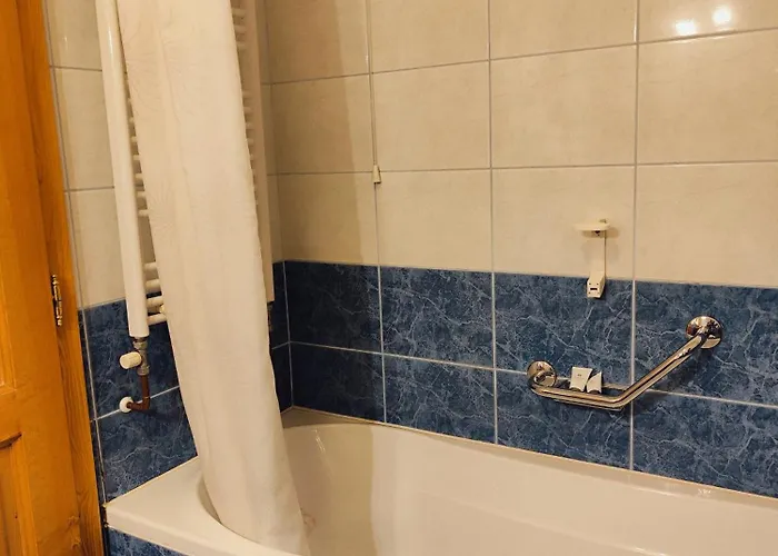 Hotell In Restavracija Pod Roglo 3*