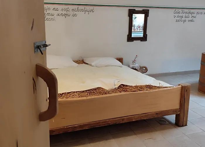 In Restavracija Pod Roglo Hotel